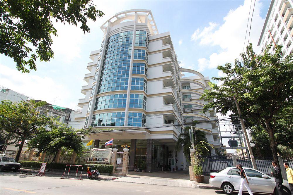 Miloft Sathorn Hotel - Sha Plus Certified Bangkok Kültér fotó The university library