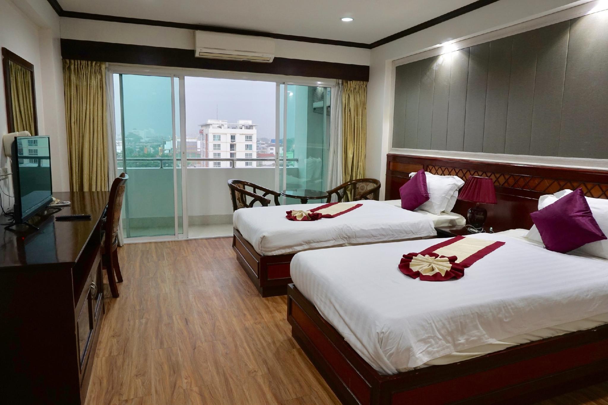 Miloft Sathorn Hotel - Sha Plus Certified Bangkok Kültér fotó Deluxe Room
