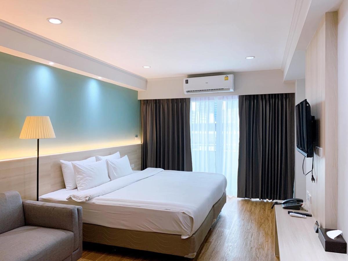 Miloft Sathorn Hotel - Sha Plus Certified Bangkok Kültér fotó