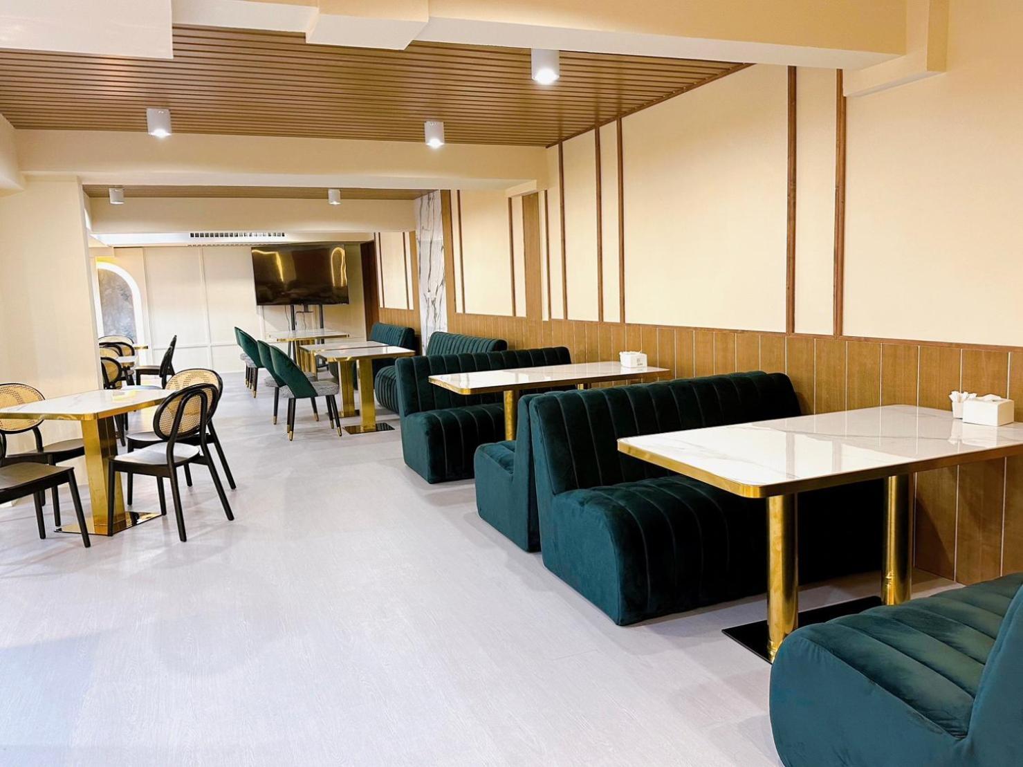 Miloft Sathorn Hotel - Sha Plus Certified Bangkok Kültér fotó The interior of a restaurant in the United Arab Emirates