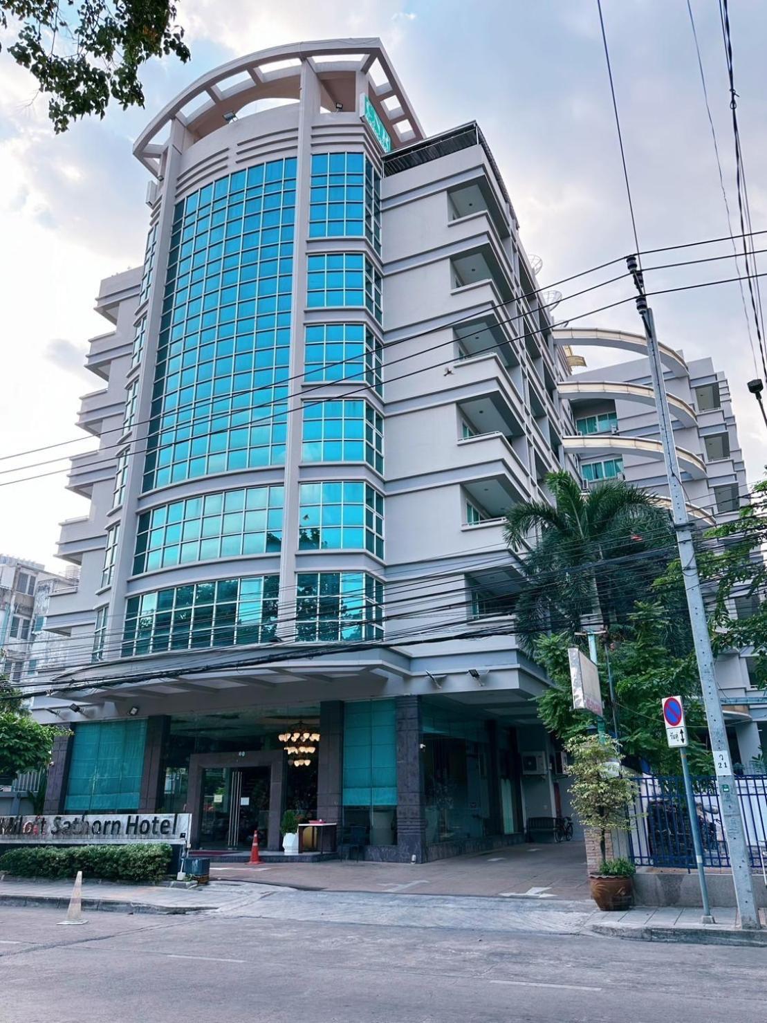 Miloft Sathorn Hotel - Sha Plus Certified Bangkok Kültér fotó The building of the university library